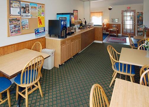 Econo Lodge Inn & Suites Шелбърн Ресторант снимка